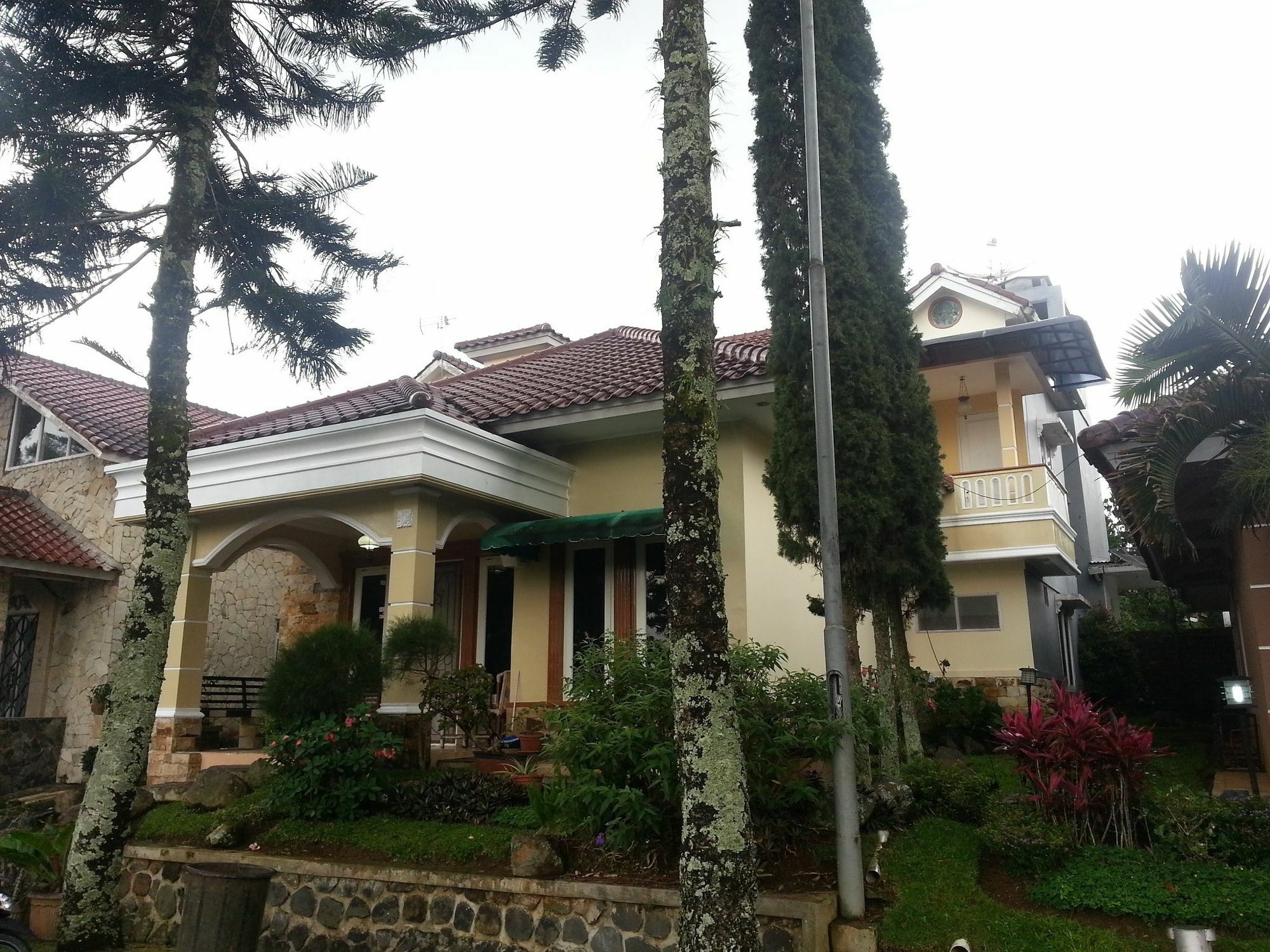 Villa Kota Bunga Blok C4-1 ชิปานาส ภายนอก รูปภาพ